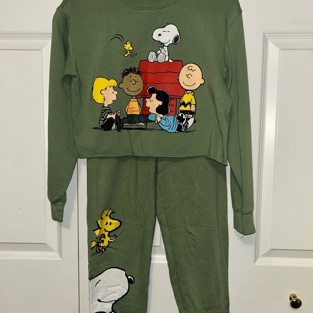 Peanuts Green Pajama Set with Snoopy and Friends